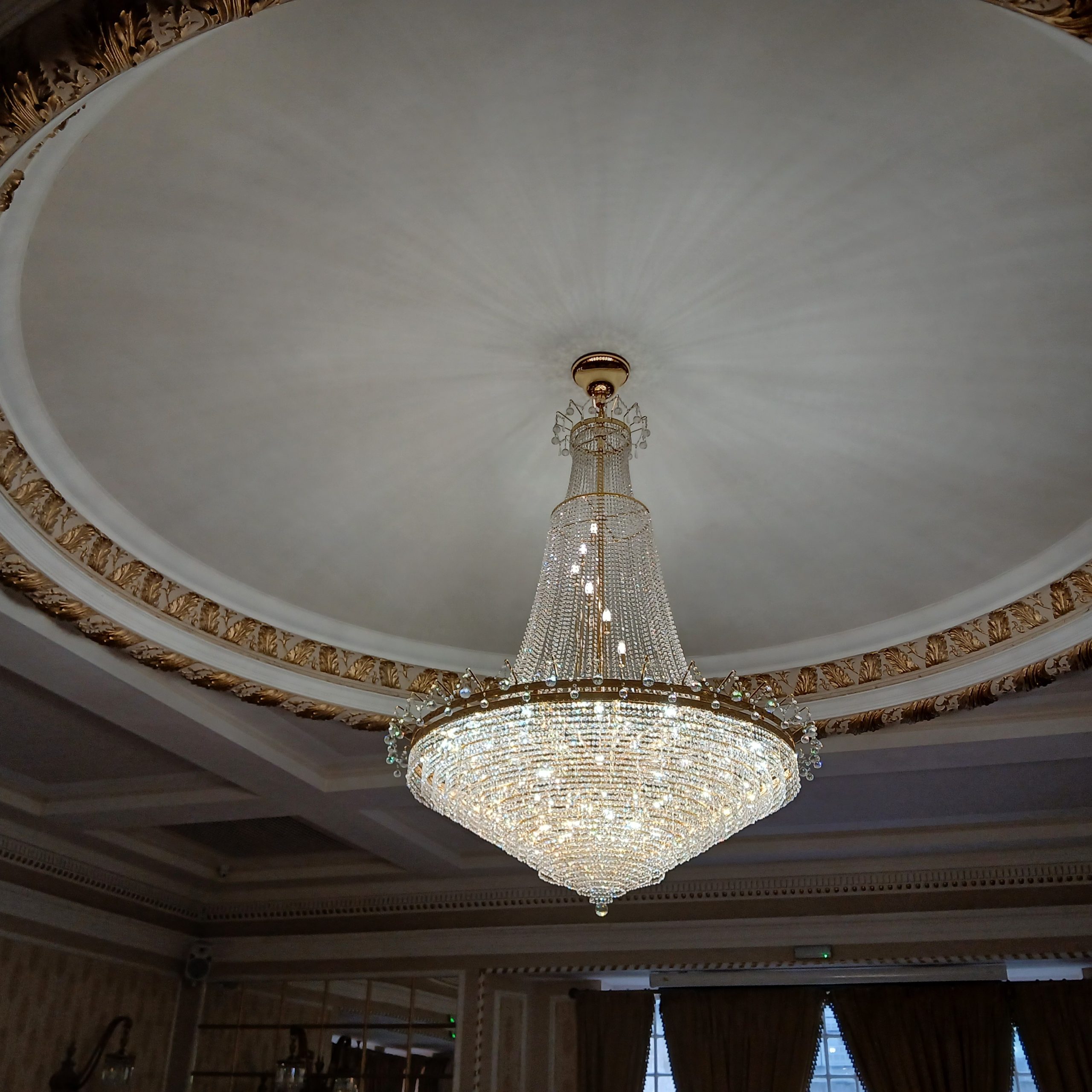 Spectacular chandelier at Manchester Hall